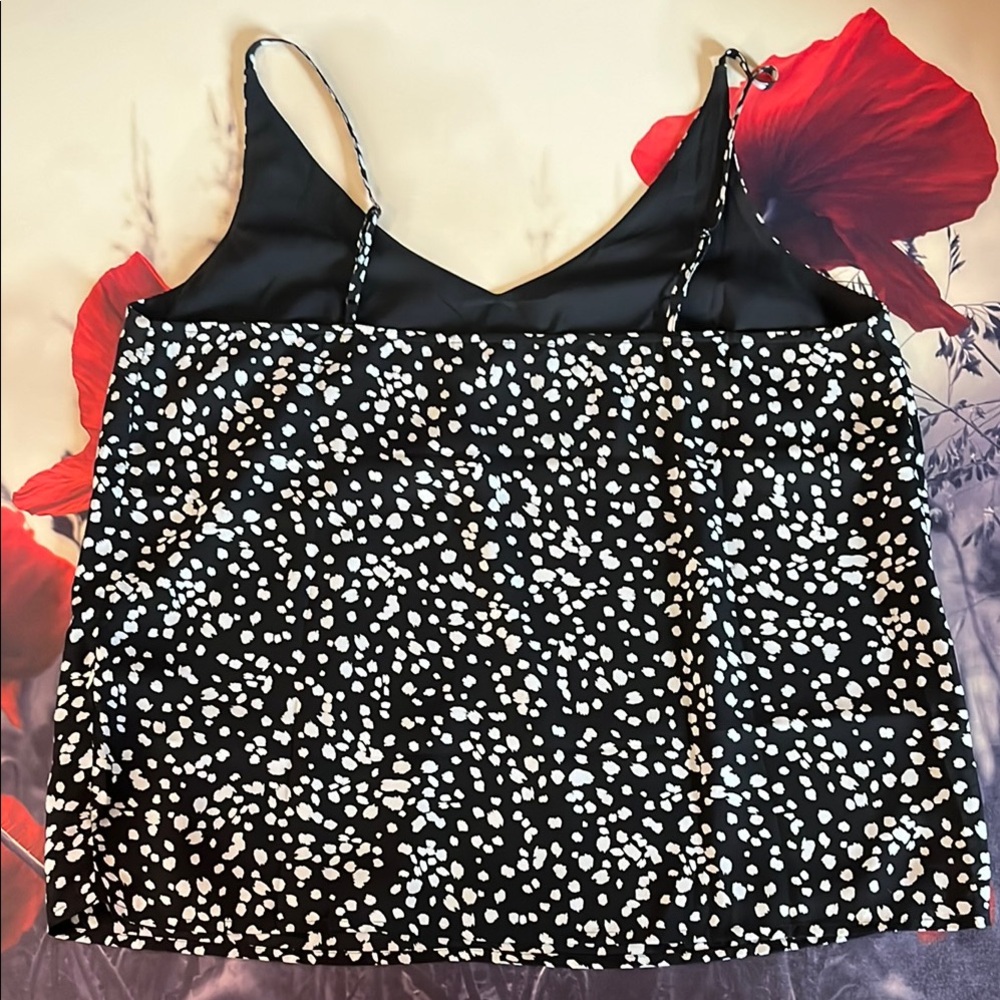 Banana Republic Black and White Camisole - Picture 3 of 3